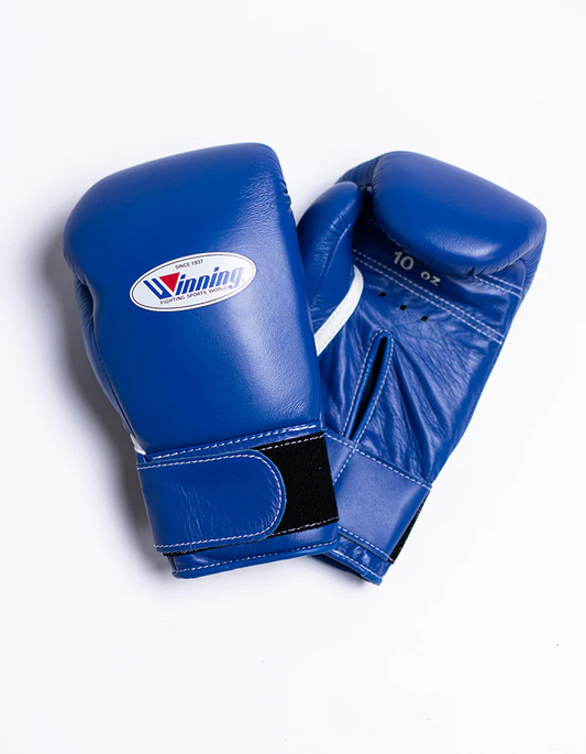 blue gloves